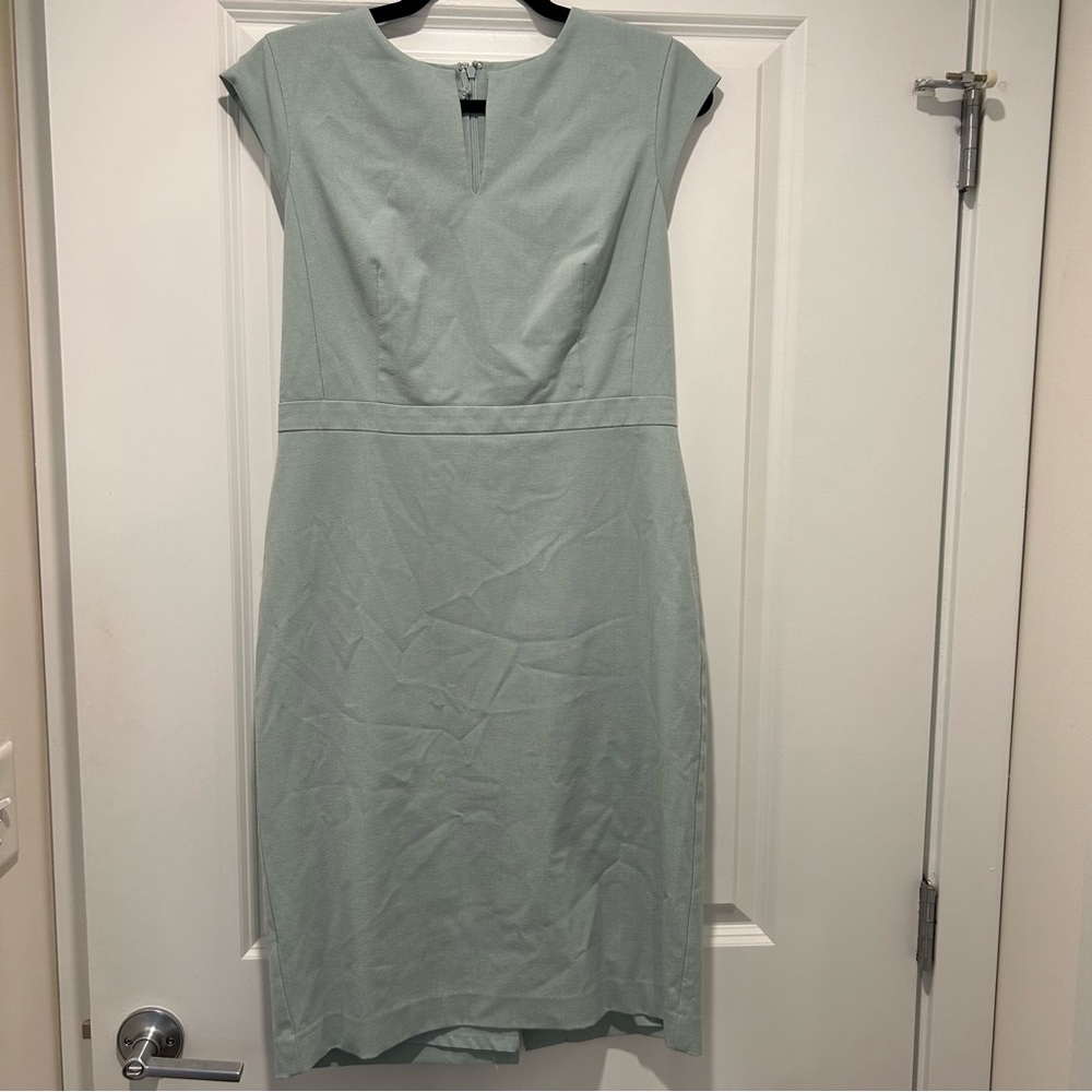 Ann Taylor Keyhole Dress Size 6